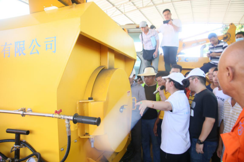 超震撼！11臺路易美牌拖掛滾筒式熱再生拌料機同時交機